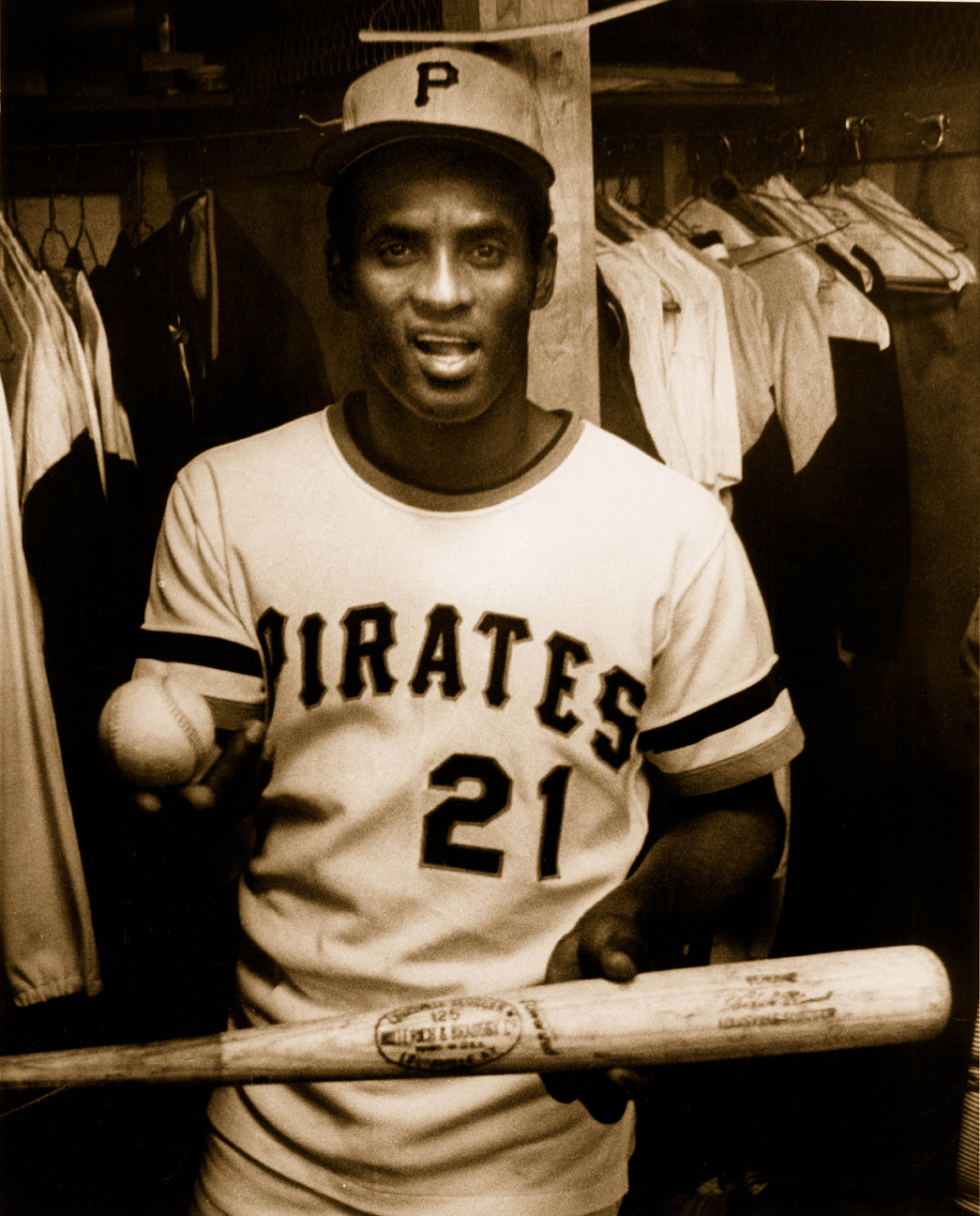 Clemente, Locker Room, Bat